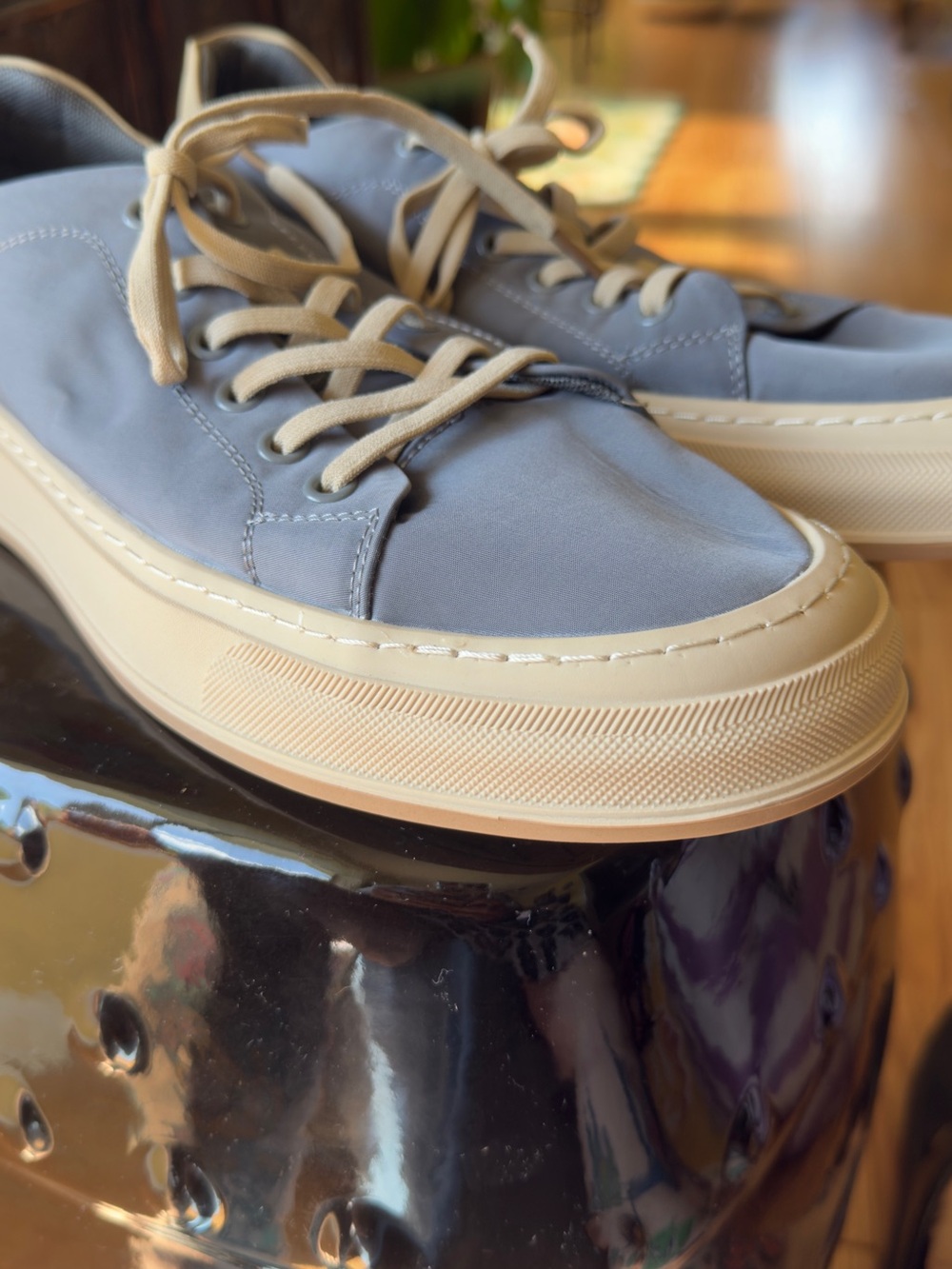 Men’s Blue Gray Low Top Sneakers Cream Trim Size 44‎ Quiet Luxury